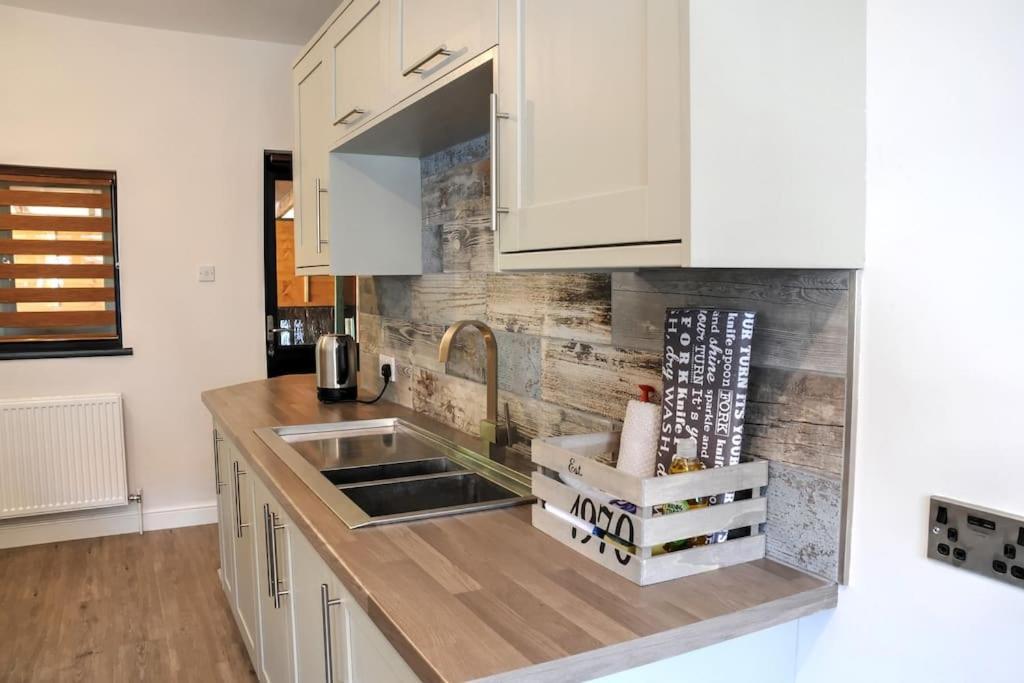Queensgate Holiday Cottage Beverley With Parking Экстерьер фото